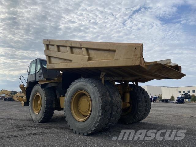 CAT 777F Шарнирно-сочленённые самосвалы