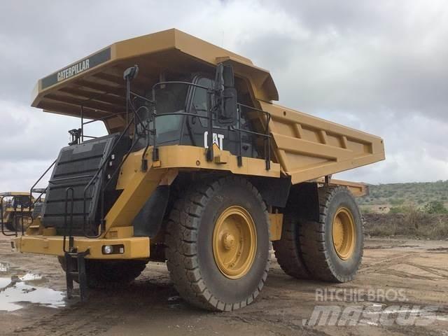 CAT 777F Шарнирно-сочленённые самосвалы