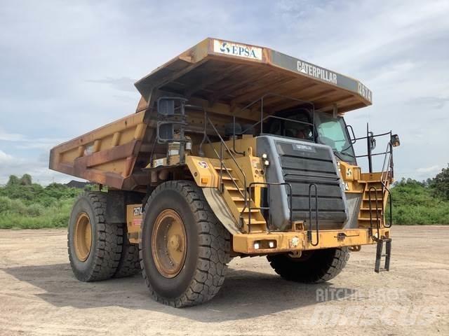 CAT 777F Шарнирно-сочленённые самосвалы