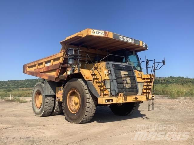 CAT 777F Шарнирно-сочленённые самосвалы