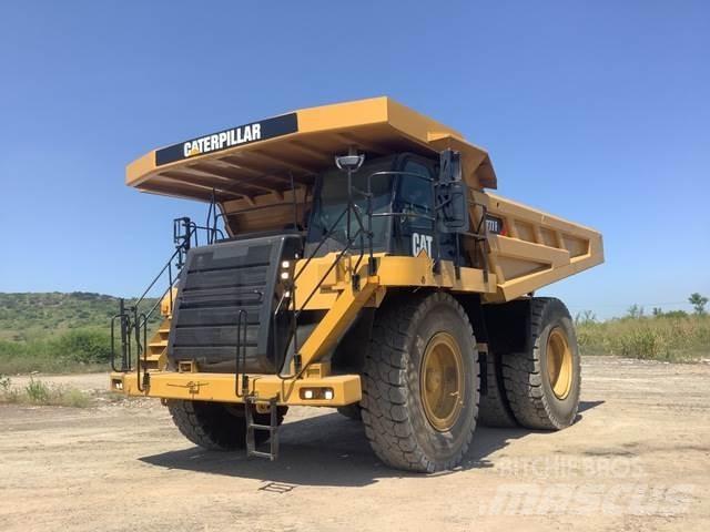 CAT 777F Шарнирно-сочленённые самосвалы