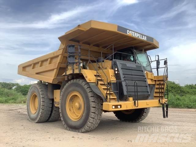 CAT 777F Шарнирно-сочленённые самосвалы