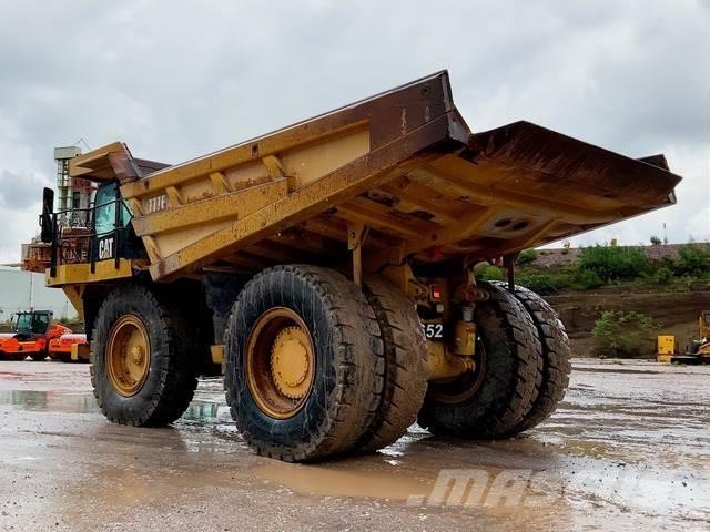 CAT 777F Шарнирно-сочленённые самосвалы