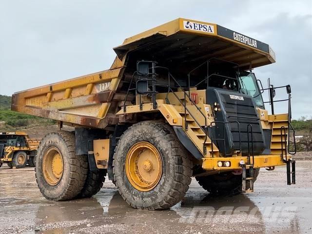 CAT 777F Шарнирно-сочленённые самосвалы
