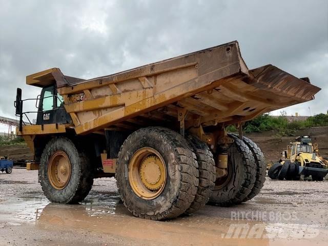 CAT 777F Шарнирно-сочленённые самосвалы