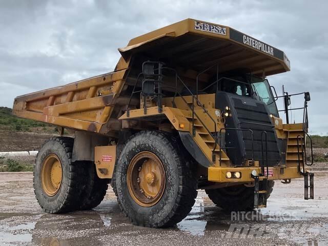 CAT 777F Шарнирно-сочленённые самосвалы
