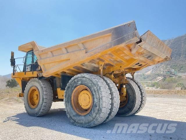CAT 777F Шарнирно-сочленённые самосвалы