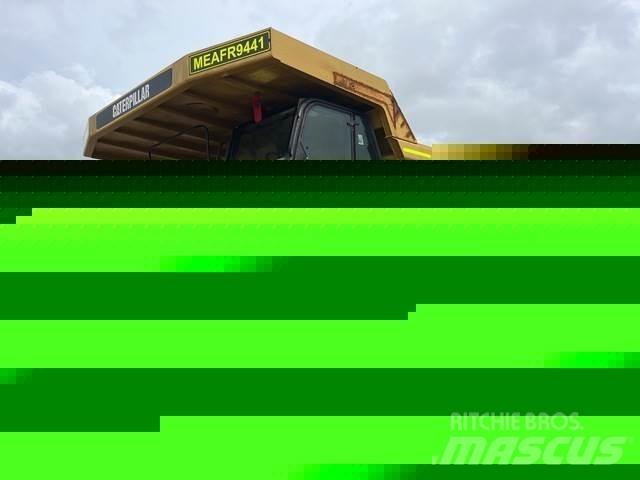 CAT 777F Шарнирно-сочленённые самосвалы