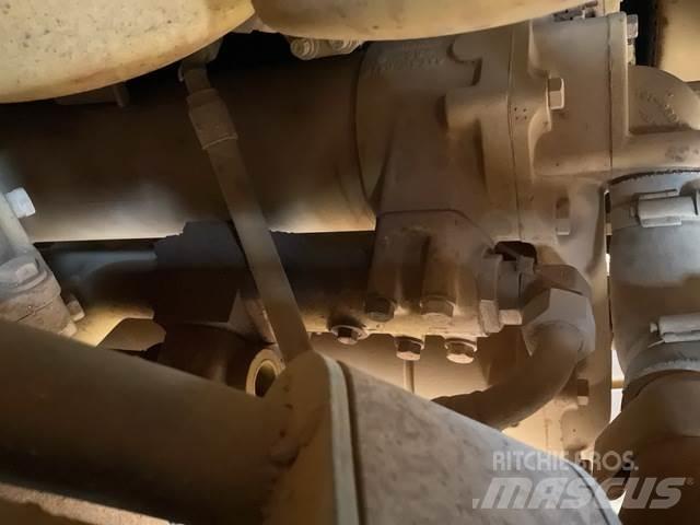 CAT 777F Шарнирно-сочленённые самосвалы