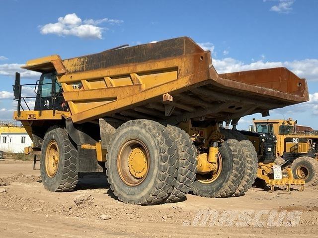 CAT 777F Шарнирно-сочленённые самосвалы