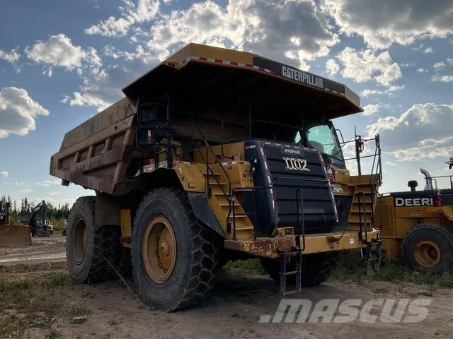 CAT 777F Шарнирно-сочленённые самосвалы