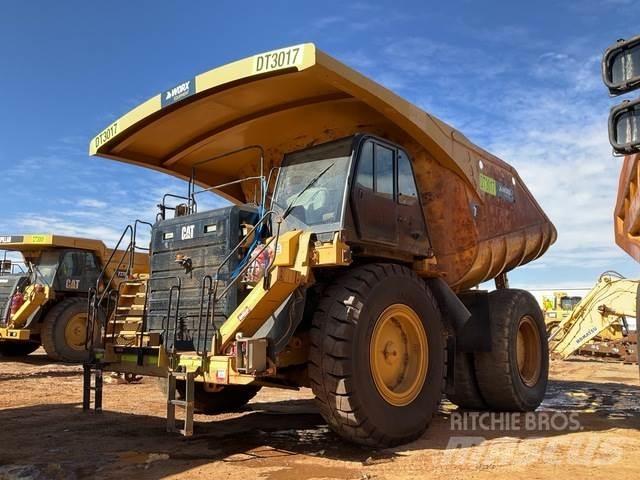 CAT 777G Шарнирно-сочленённые самосвалы