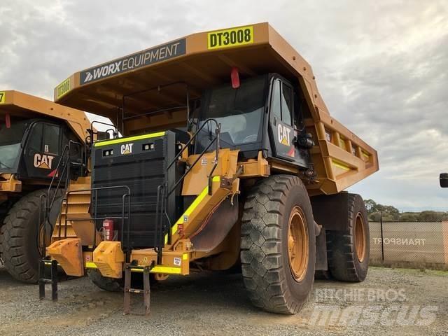 CAT 777G Шарнирно-сочленённые самосвалы