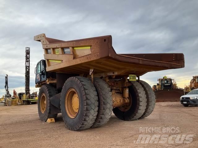 CAT 777G Шарнирно-сочленённые самосвалы