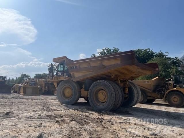 CAT 777G Шарнирно-сочленённые самосвалы