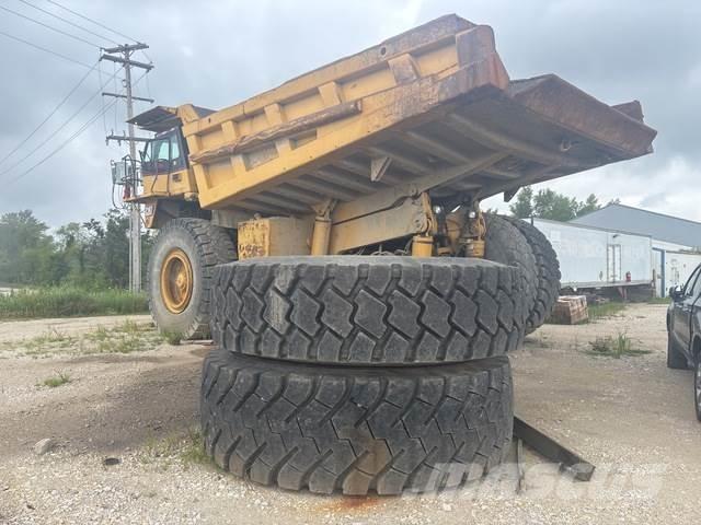 CAT 785C Шарнирно-сочленённые самосвалы