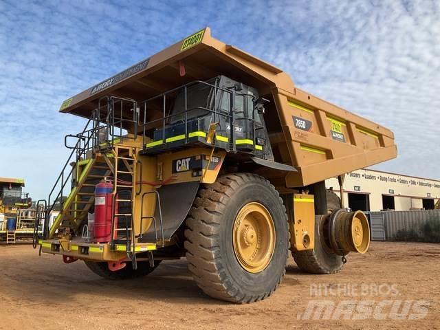CAT 785D Шарнирно-сочленённые самосвалы