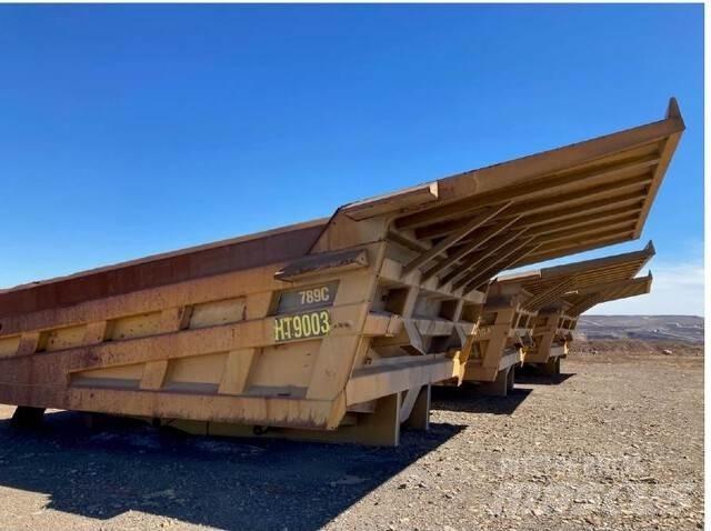 CAT 789C Цельнометаллический фургоны