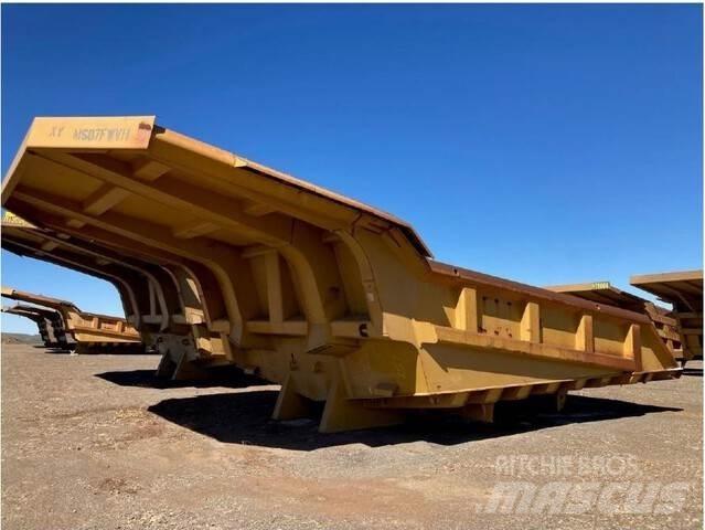 CAT 789C Цельнометаллический фургоны