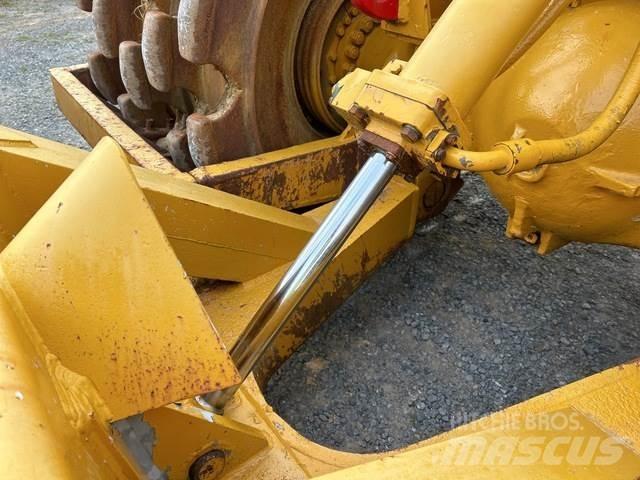 CAT 825B Строительная техника - Другие