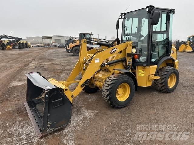 CAT 903D Фронтальные погрузчики