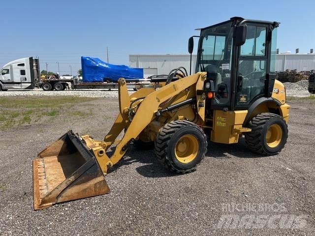 CAT 903D Фронтальные погрузчики