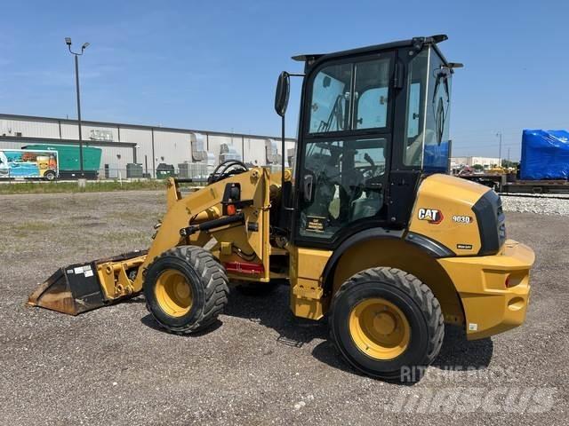 CAT 903D Фронтальные погрузчики