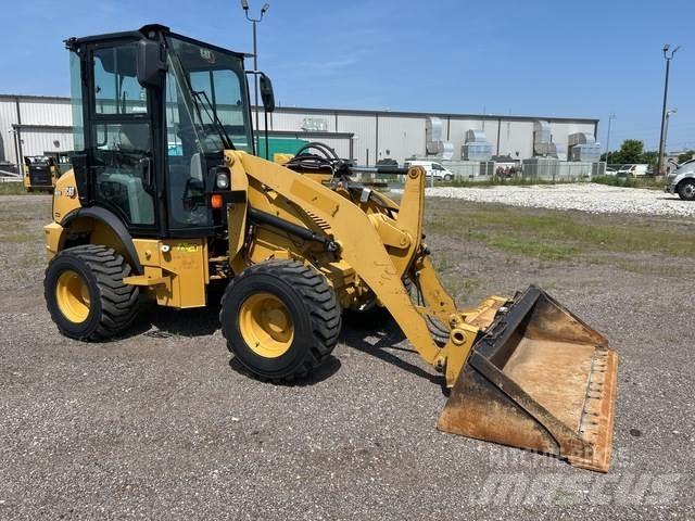 CAT 903D Фронтальные погрузчики