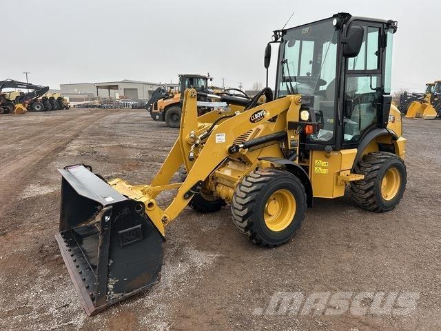 CAT 903D Фронтальные погрузчики