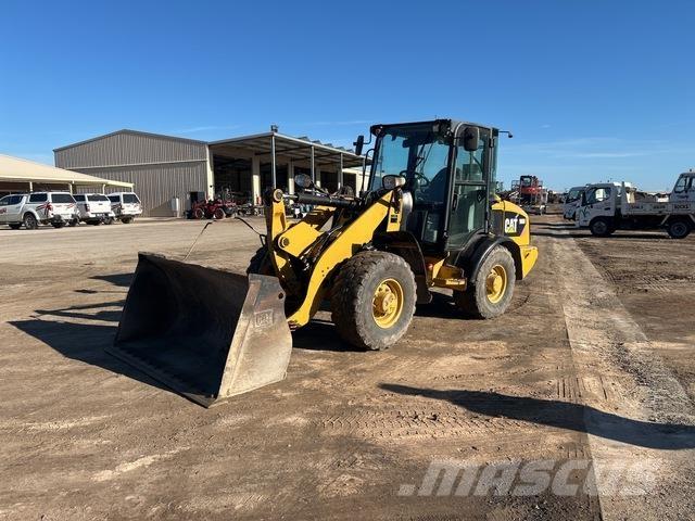 CAT 906H Фронтальные погрузчики