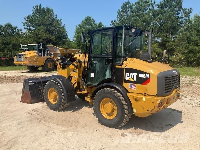 CAT 906M Фронтальные погрузчики