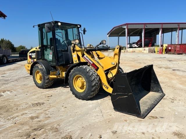 CAT 906M Фронтальные погрузчики