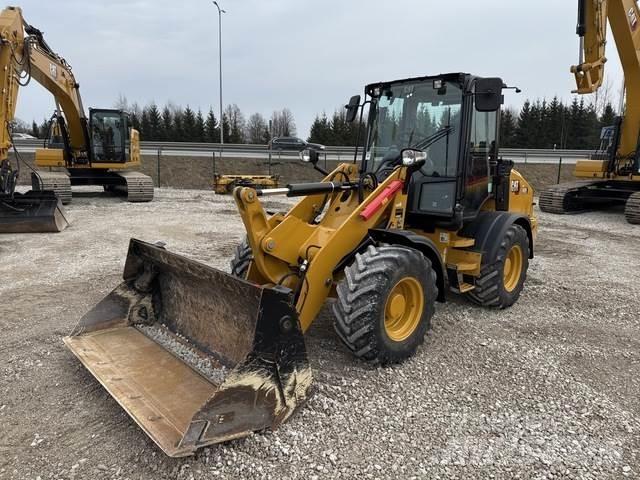 CAT 908 Фронтальные погрузчики