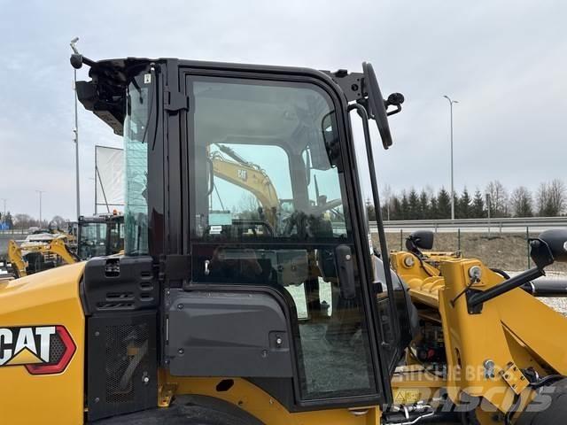 CAT 908 Фронтальные погрузчики