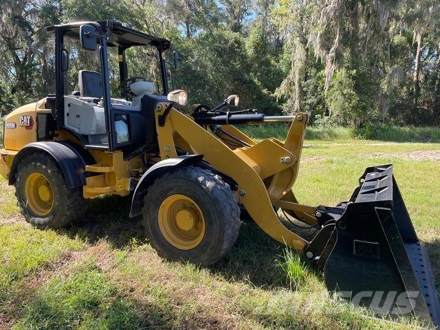 CAT 908M Фронтальные погрузчики