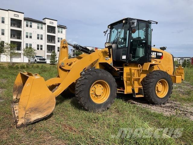 CAT 910M Фронтальные погрузчики