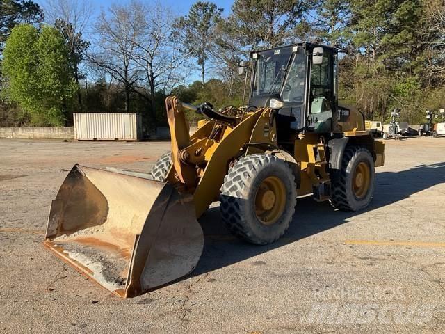 CAT 918M Фронтальные погрузчики