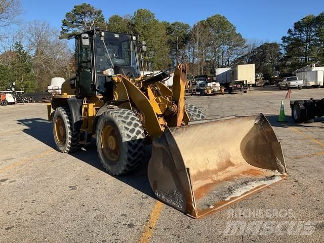 CAT 918M Фронтальные погрузчики