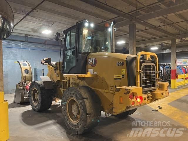 CAT 920 Фронтальные погрузчики