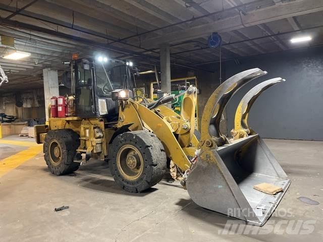 CAT 920 Фронтальные погрузчики