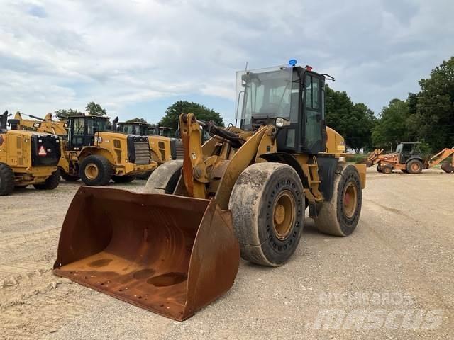 CAT 920 Фронтальные погрузчики