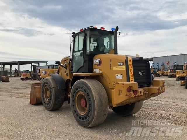CAT 920 Фронтальные погрузчики