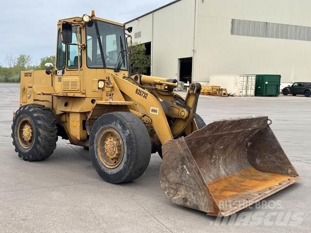 CAT 926 Фронтальные погрузчики