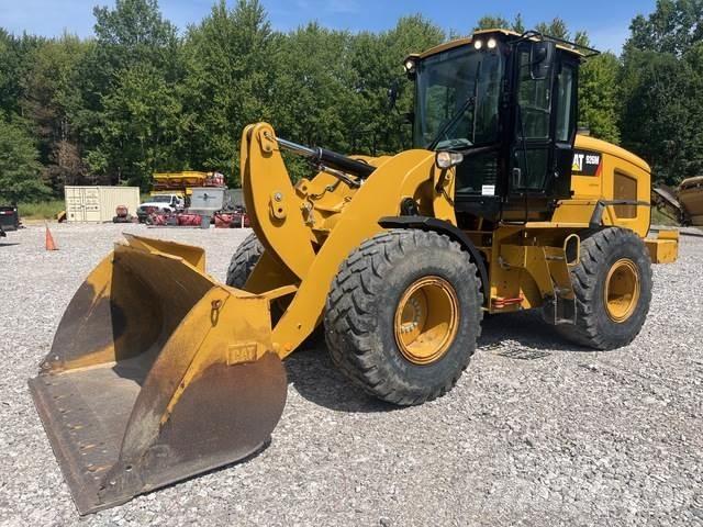 CAT 926M Фронтальные погрузчики