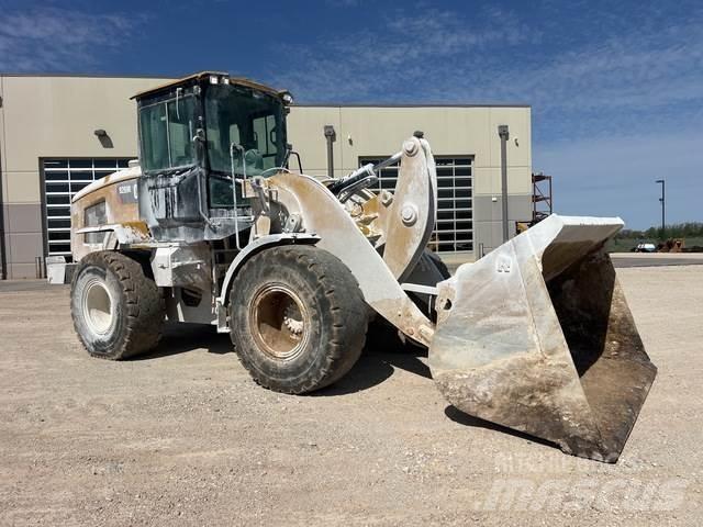 CAT 926M Фронтальные погрузчики