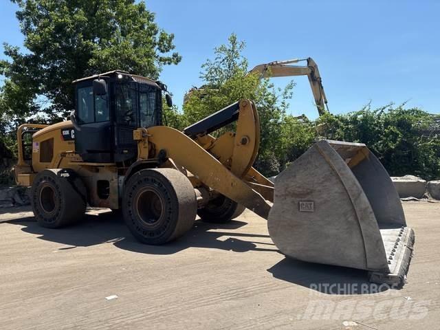 CAT 930K Фронтальные погрузчики