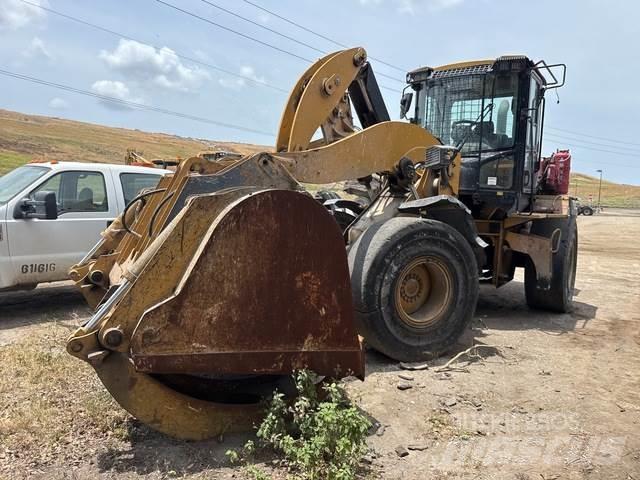 CAT 930M Фронтальные погрузчики