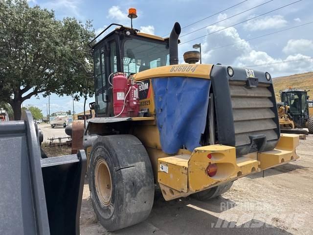CAT 930M Фронтальные погрузчики