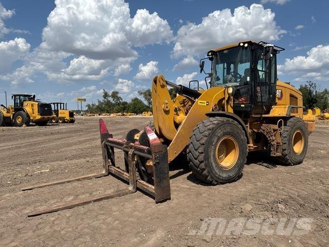 CAT 930M Фронтальные погрузчики