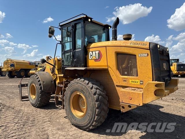 CAT 930M Фронтальные погрузчики